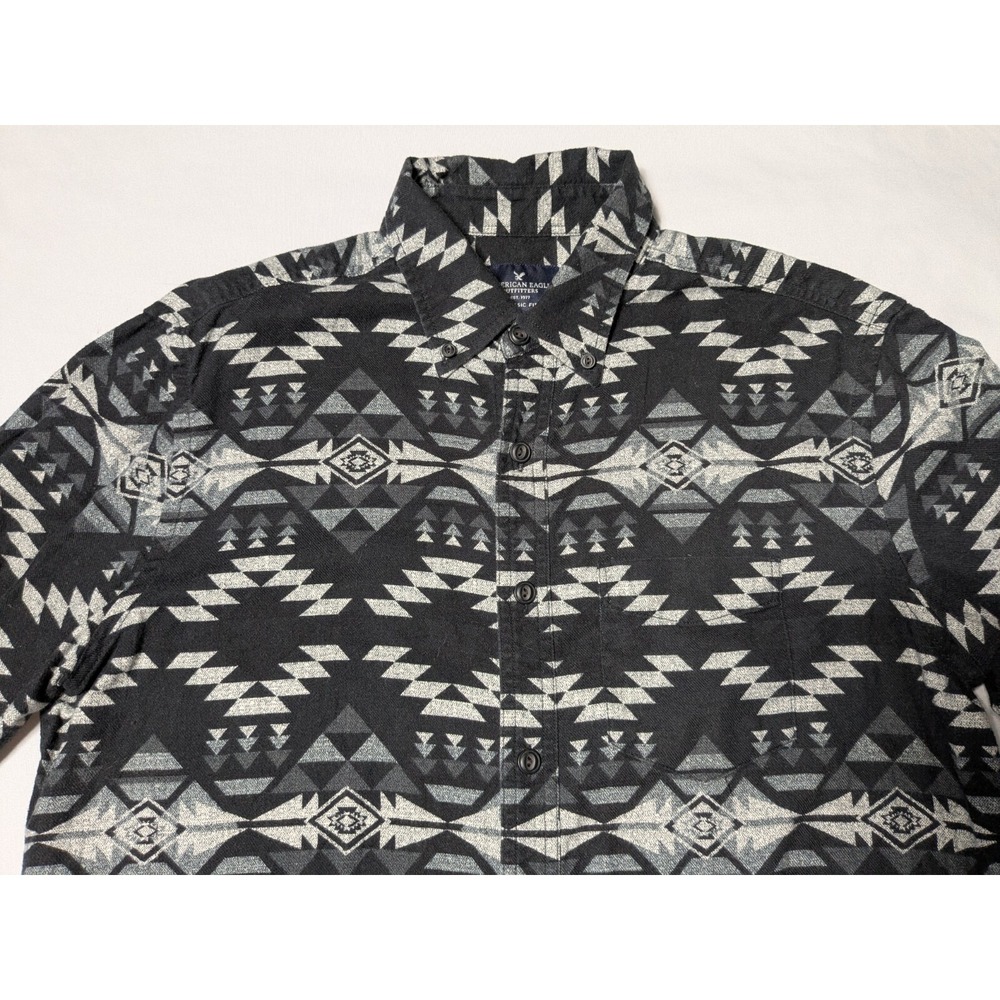 AMERICAN EAGLE CLASSIC FIT Men Medium Black Aztec Southwestern Flannel Shirt - Picture 3 of 16
